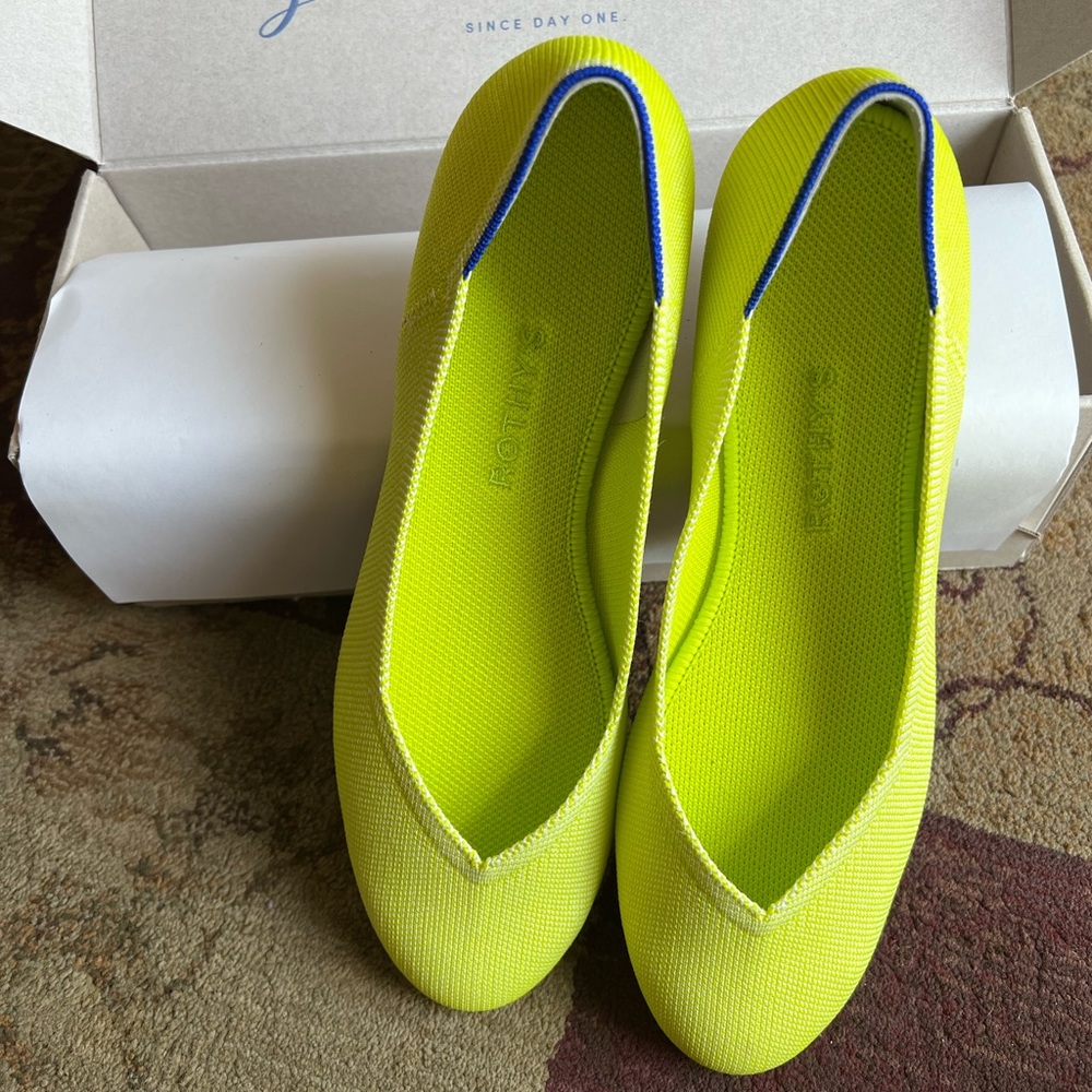 Lemon Lime Rothy’s Round Toe Flat 10.5